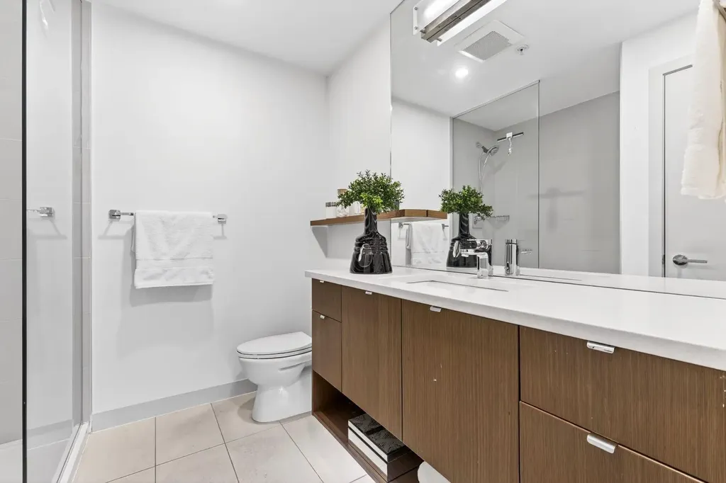 323 20 Avenue SW Calgary AB T2S 2G5