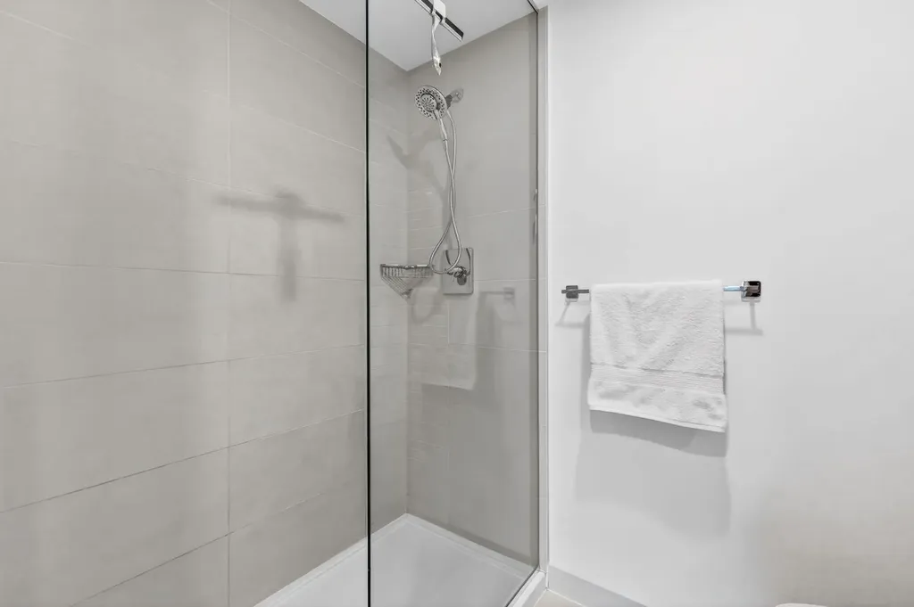 323 20 Avenue SW Calgary AB T2S 2G5