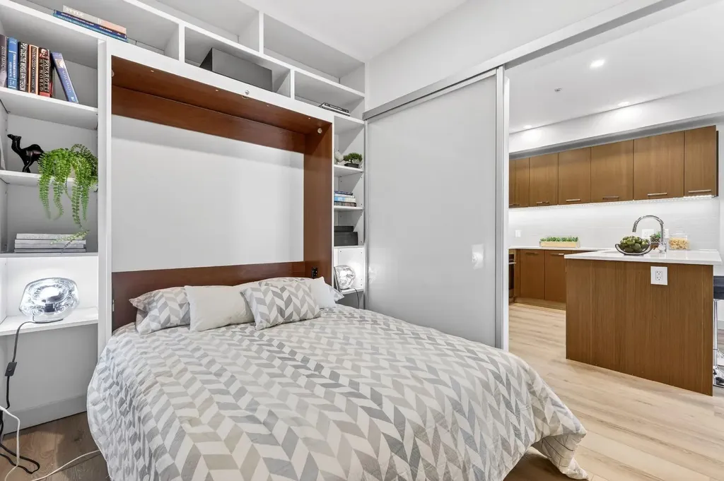 323 20 Avenue SW Calgary AB T2S 2G5