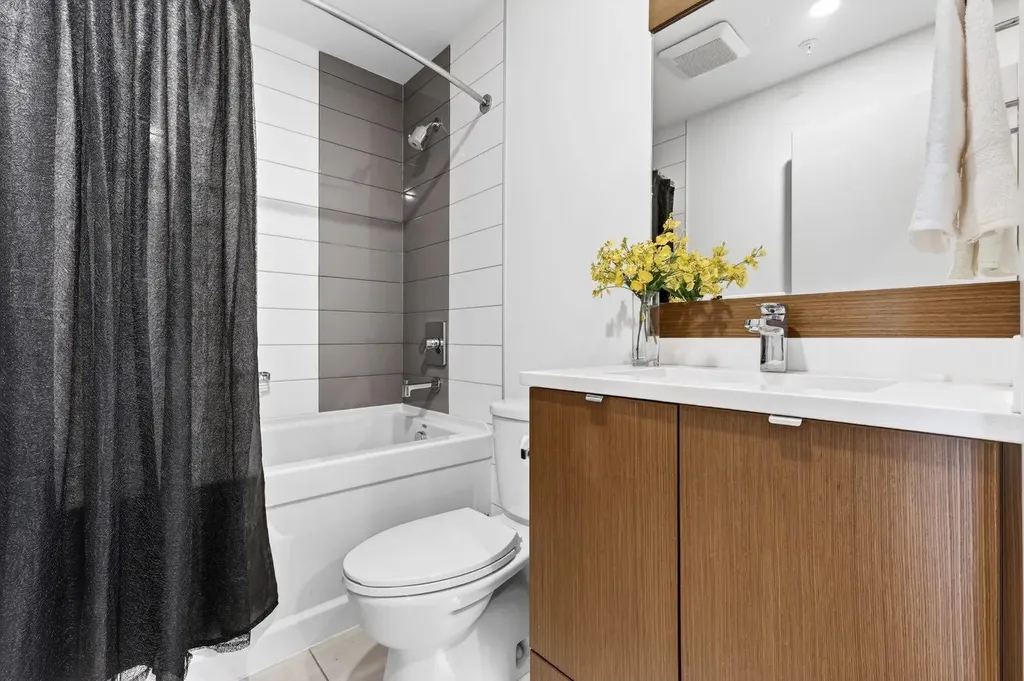 323 20 Avenue SW Calgary AB T2S 2G5