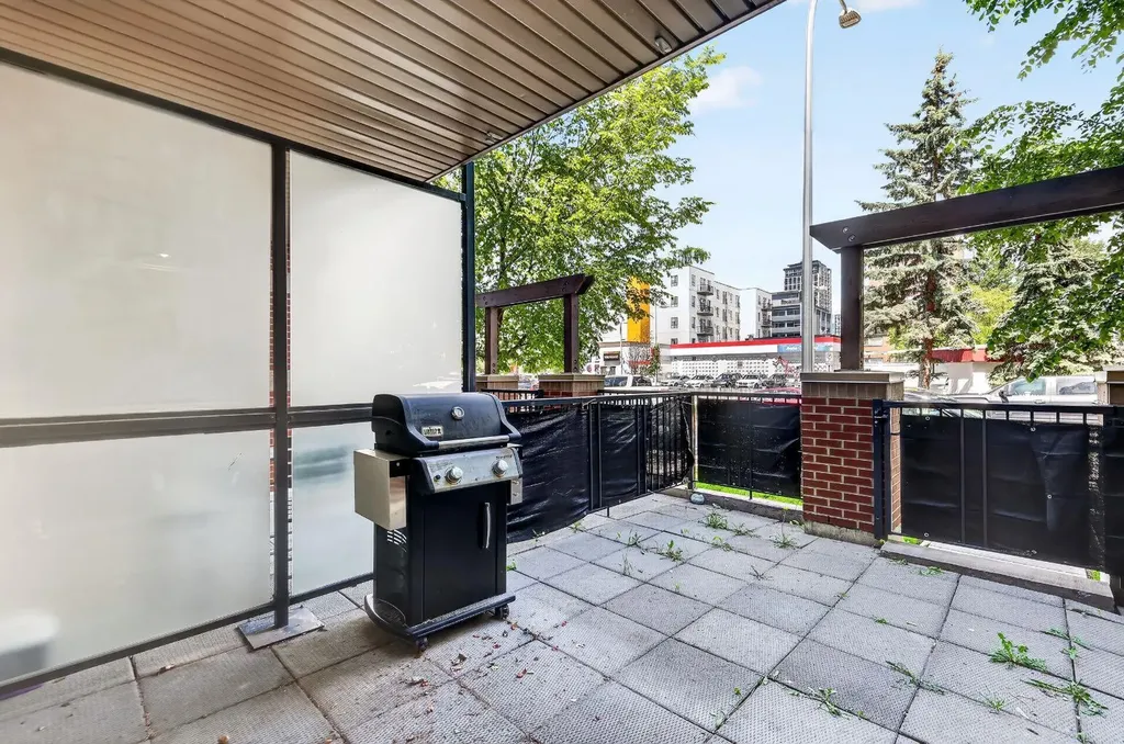 323 20 Avenue SW Calgary AB T2S 2G5