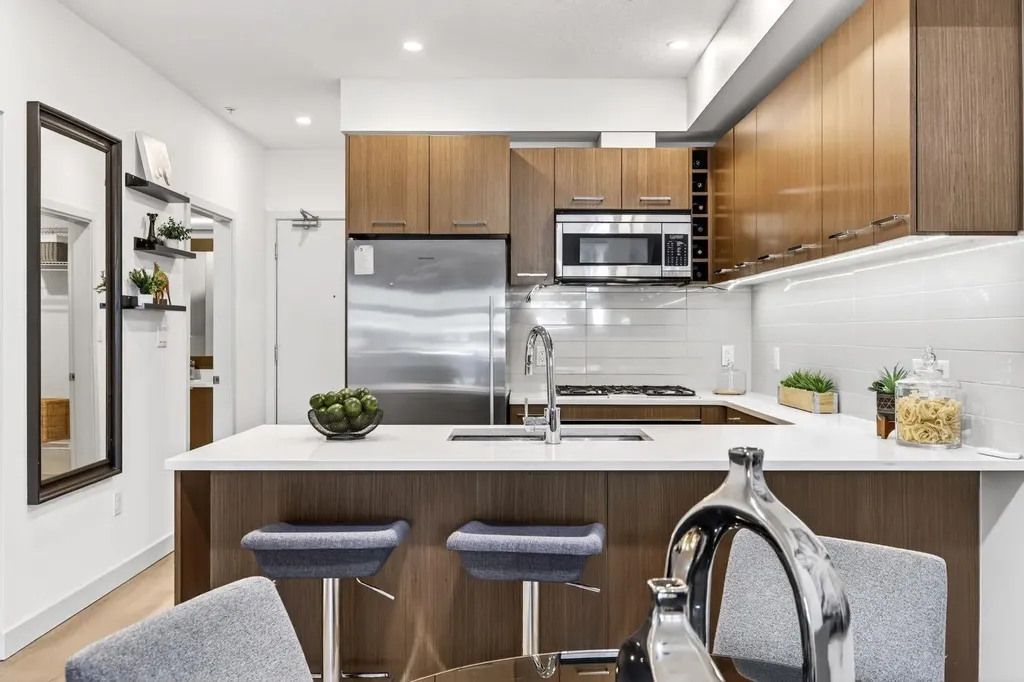 323 20 Avenue SW Calgary AB T2S 2G5