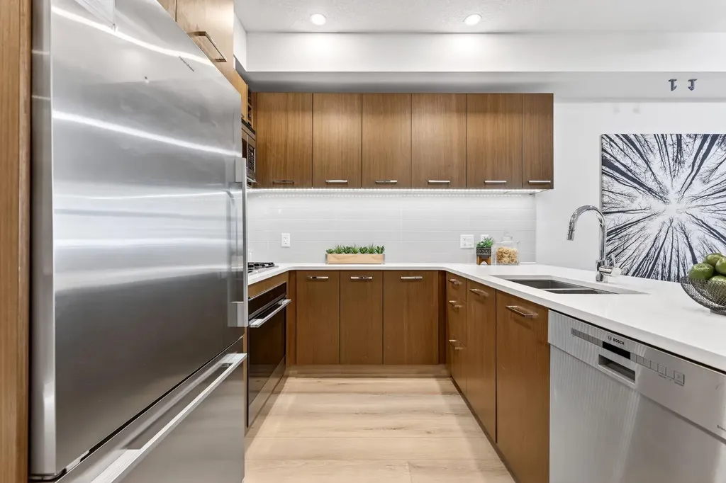 323 20 Avenue SW Calgary AB T2S 2G5