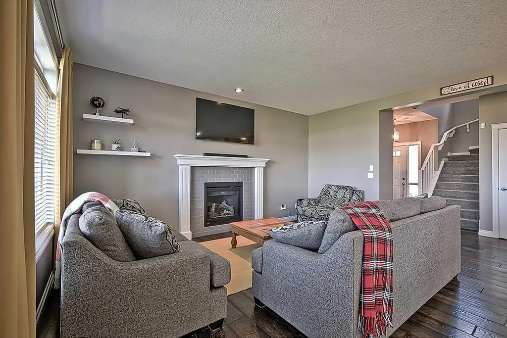 732 Hampton Hills Drive NE High River AB T1V 0E6