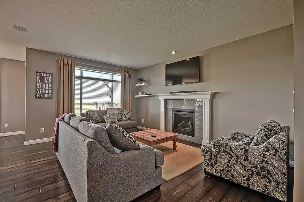 732 Hampton Hills Drive NE High River AB T1V 0E6