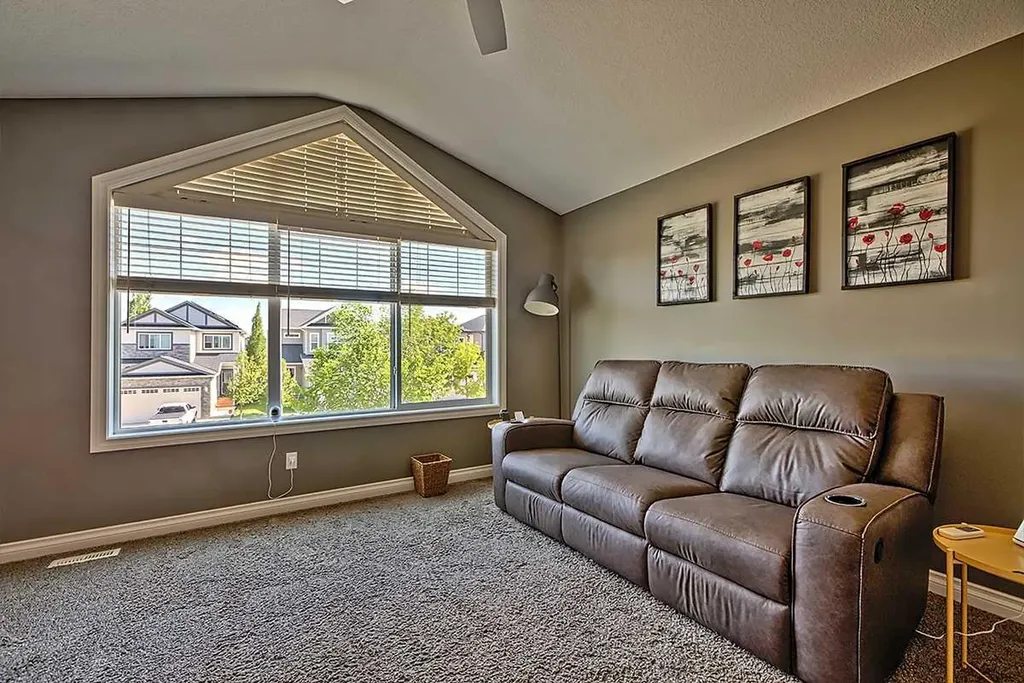 732 Hampton Hills Drive NE High River AB T1V 0E6