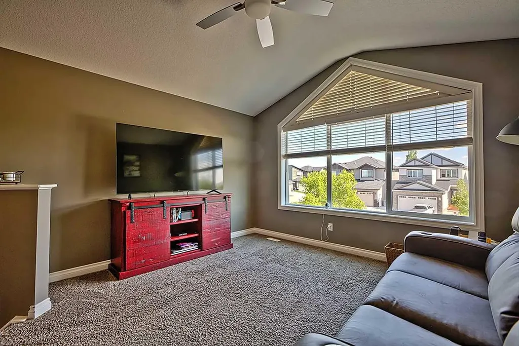 732 Hampton Hills Drive NE High River AB T1V 0E6