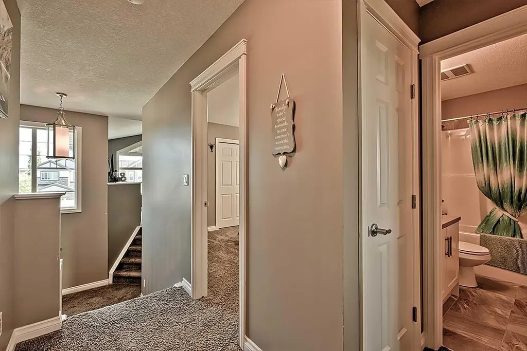 732 Hampton Hills Drive NE High River AB T1V 0E6