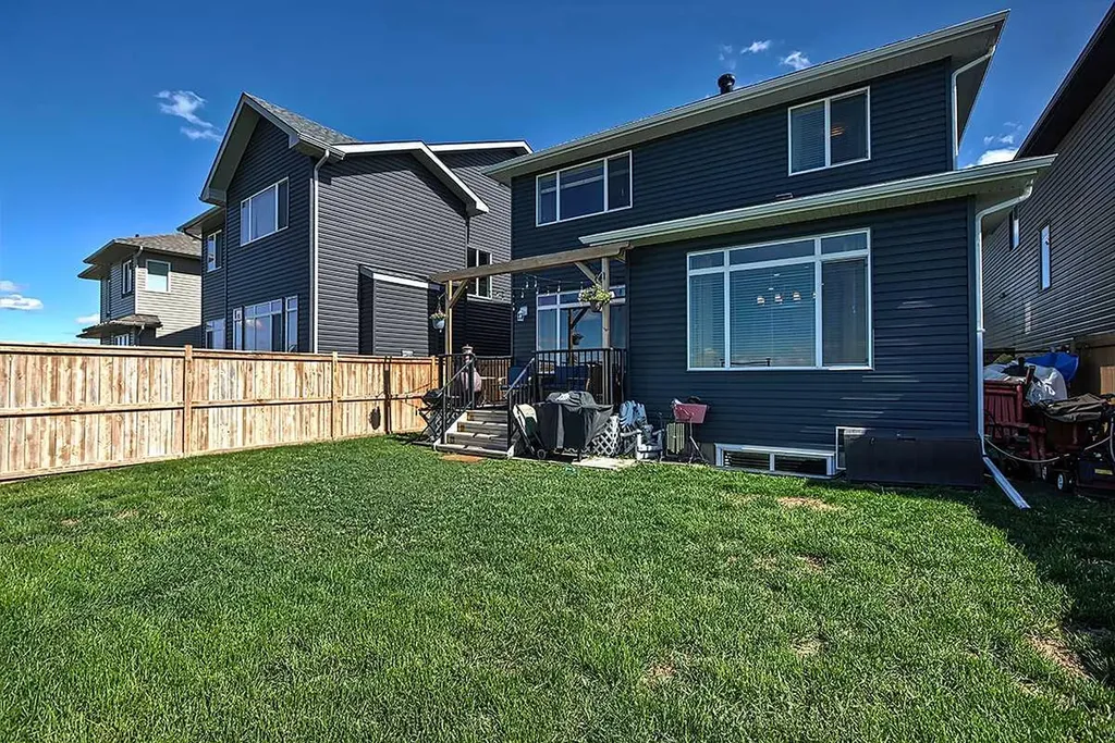 732 Hampton Hills Drive NE High River AB T1V 0E6