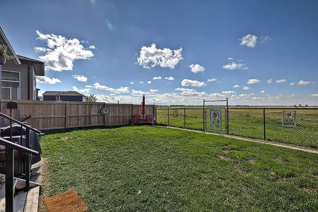 732 Hampton Hills Drive NE High River AB T1V 0E6