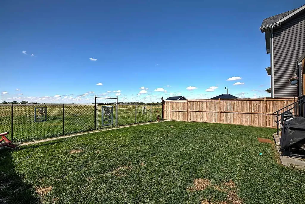 732 Hampton Hills Drive NE High River AB T1V 0E6