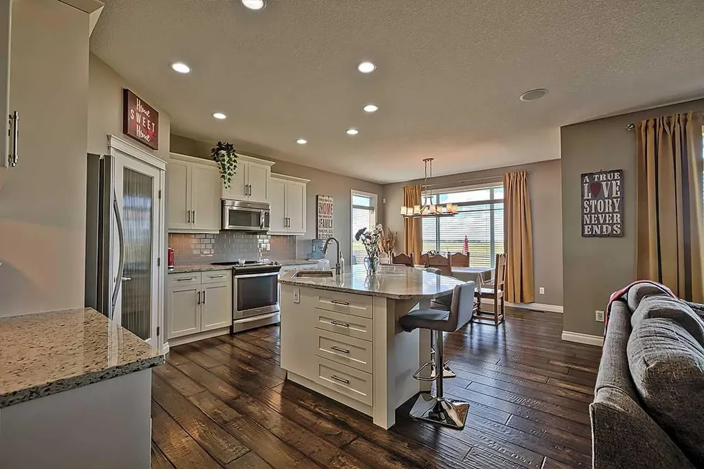 732 Hampton Hills Drive NE High River AB T1V 0E6