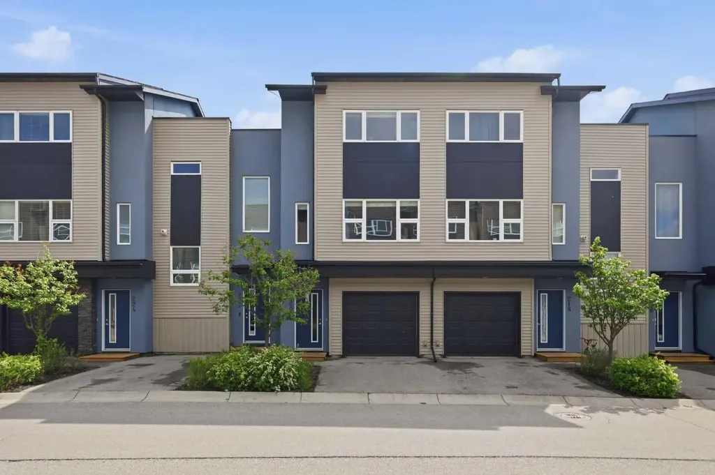 220 Covecreek Circle NE Calgary AB T3K 0W6