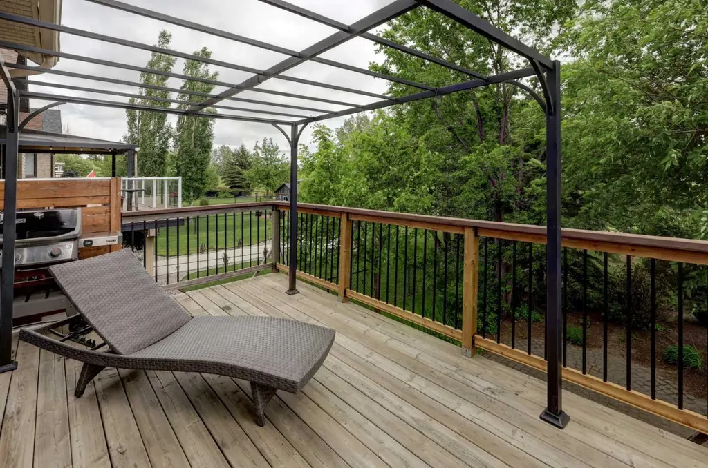 123 Hillview Road Strathmore AB T1P 1W2