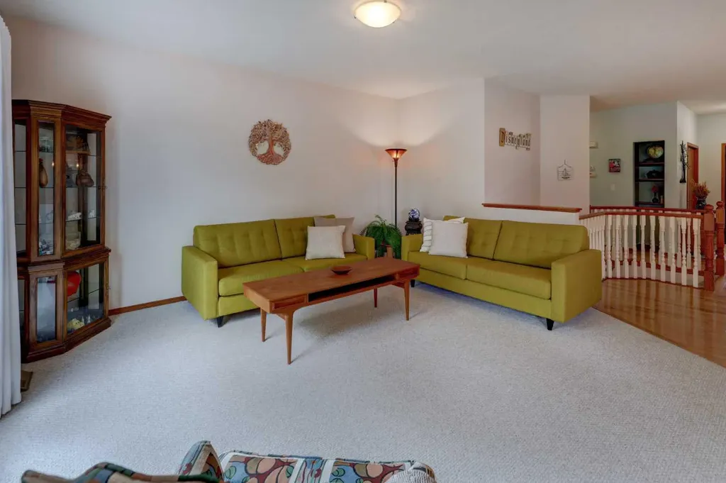 123 Hillview Road Strathmore AB T1P 1W2