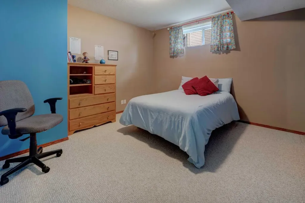 123 Hillview Road Strathmore AB T1P 1W2