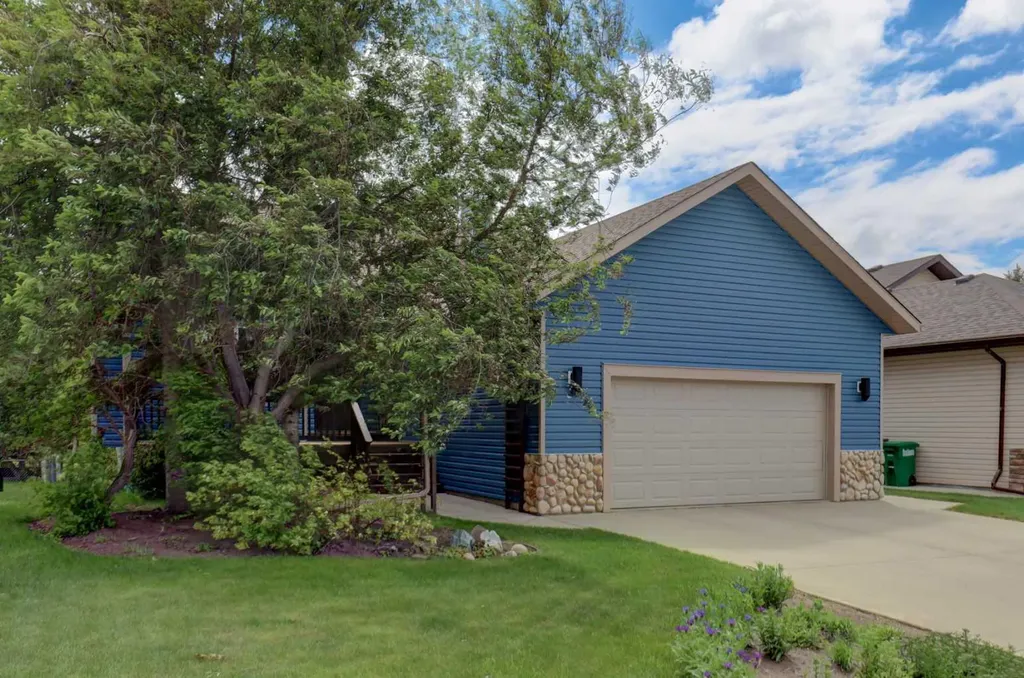 123 Hillview Road Strathmore AB T1P 1W2