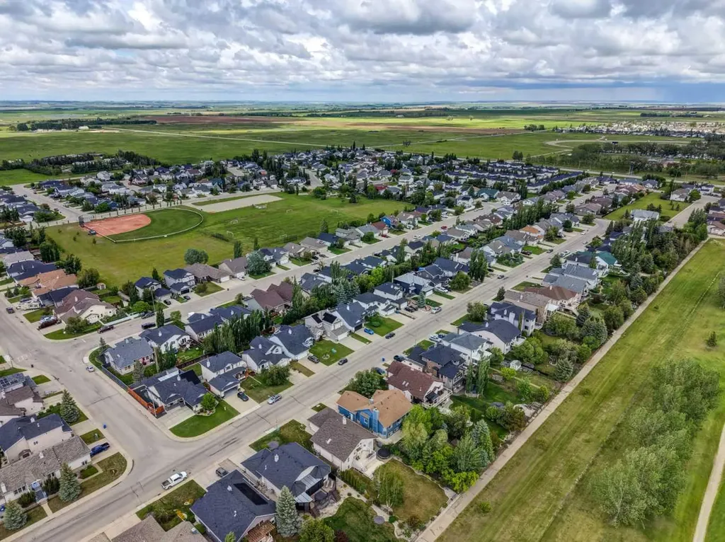 123 Hillview Road Strathmore AB T1P 1W2