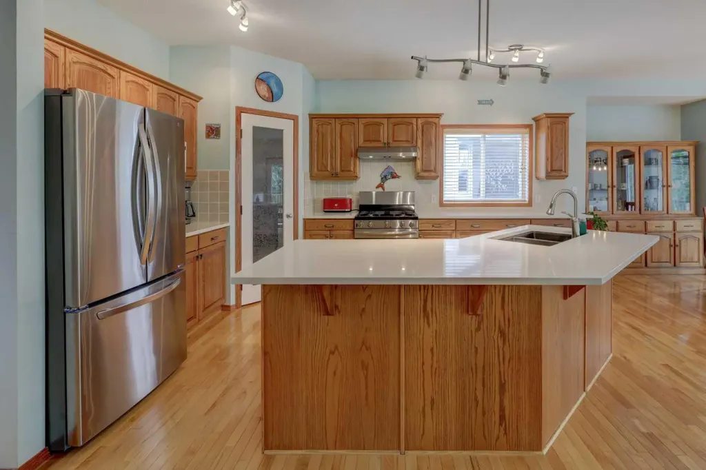 123 Hillview Road Strathmore AB T1P 1W2