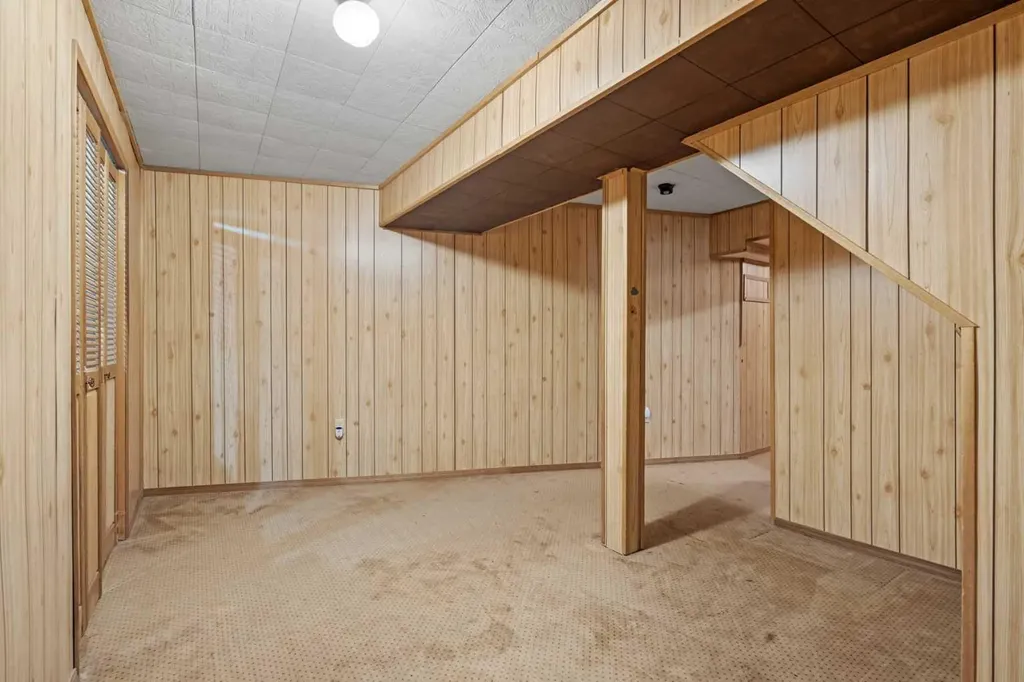 6646 Huntsbay Road NW Calgary AB T2K 4R3