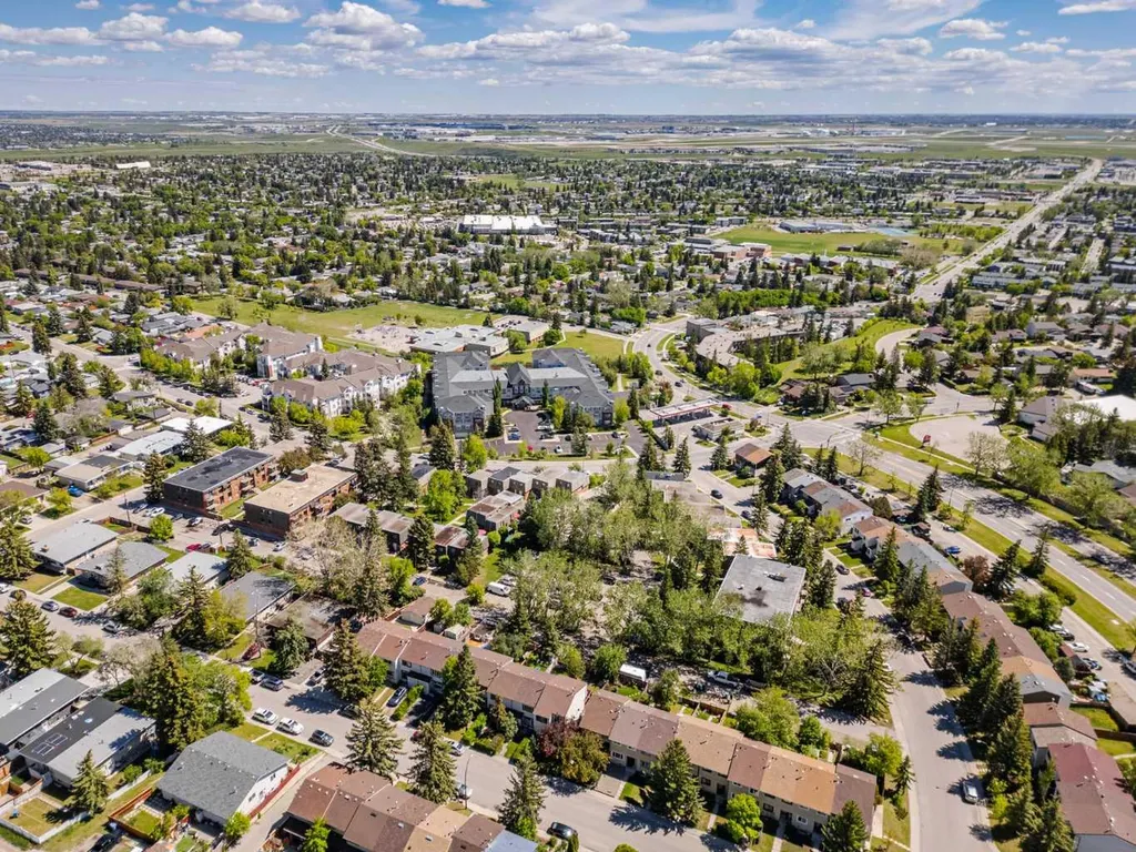 6646 Huntsbay Road NW Calgary AB T2K 4R3
