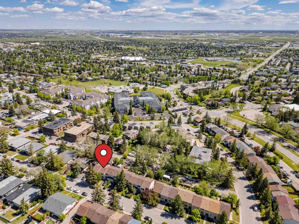 6646 Huntsbay Road NW Calgary AB T2K 4R3