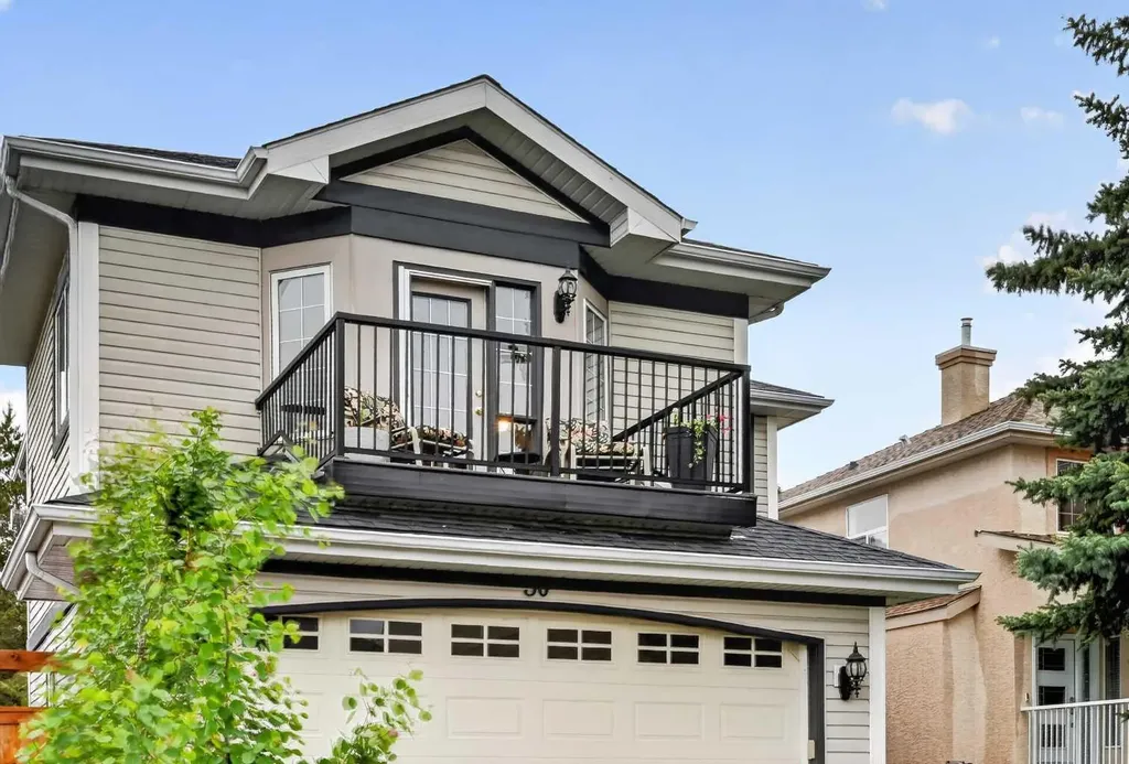 30 Douglasdale Point SE Calgary AB T2Z 3B5