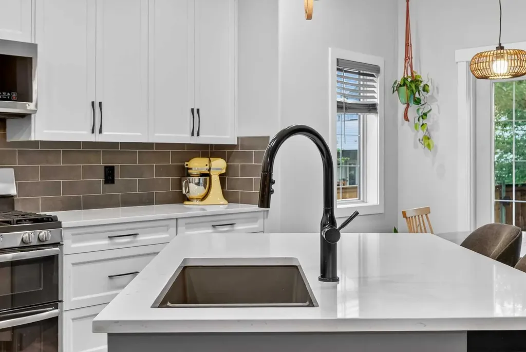 30 Douglasdale Point SE Calgary AB T2Z 3B5