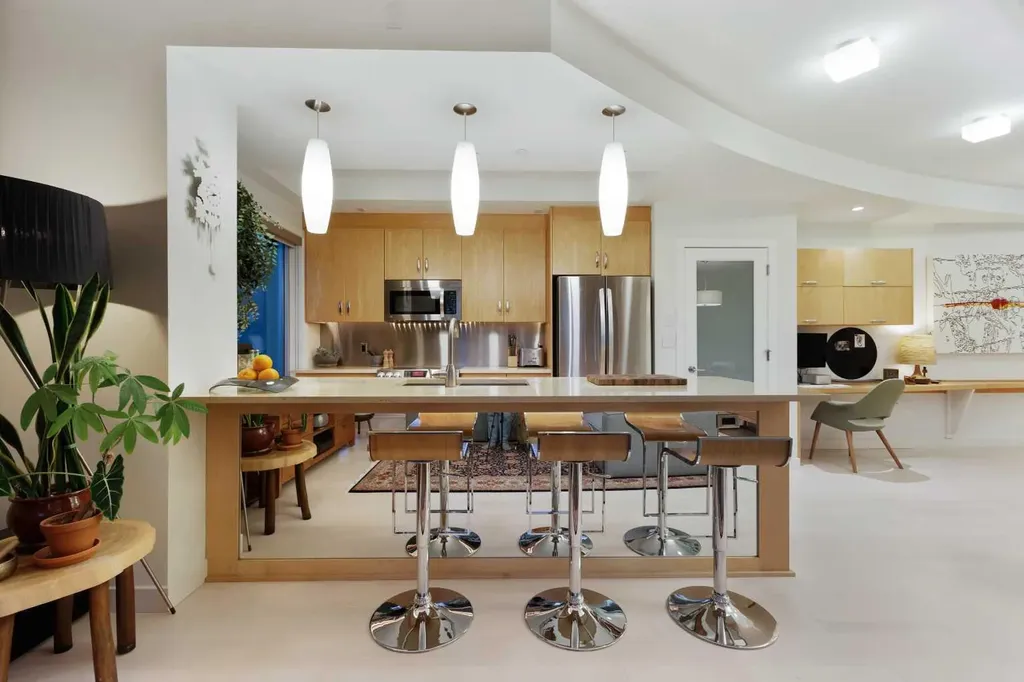 530 12 Avenue SW Calgary AB T2R 0B1
