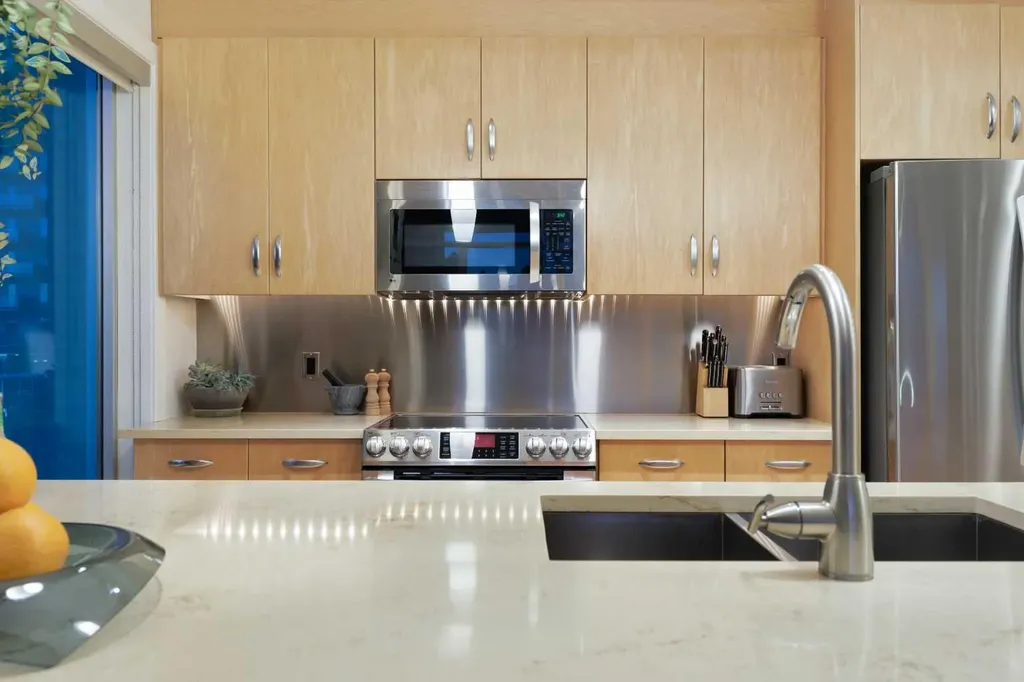 530 12 Avenue SW Calgary AB T2R 0B1
