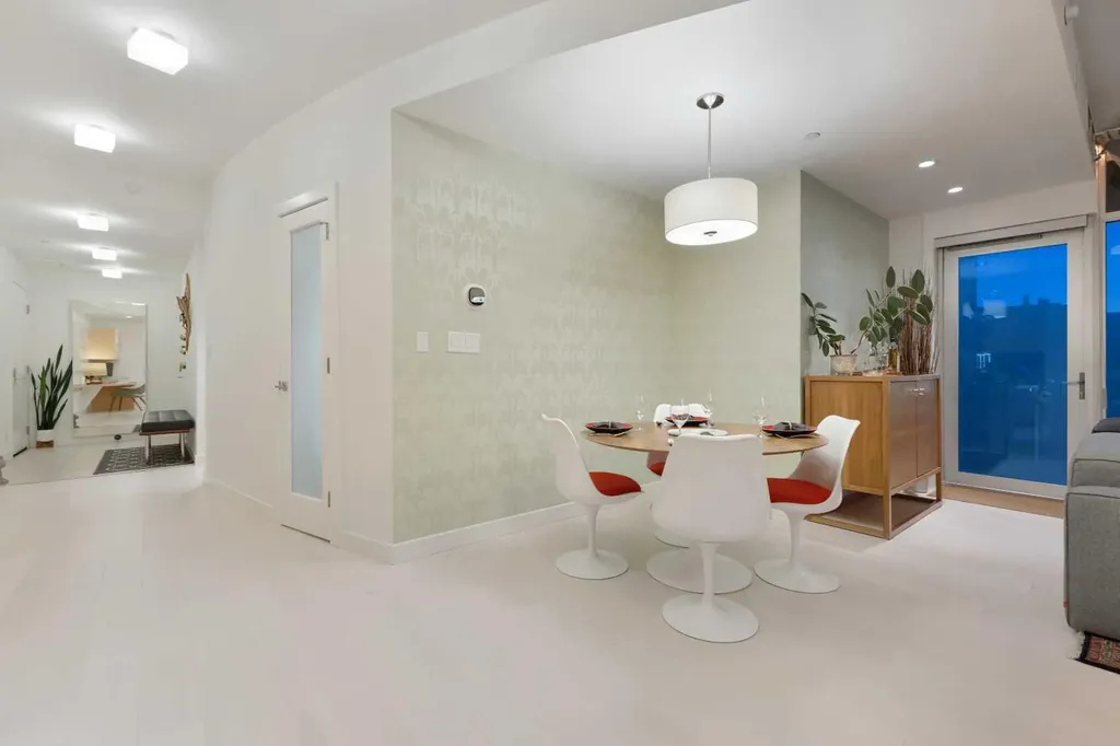 530 12 Avenue SW Calgary AB T2R 0B1