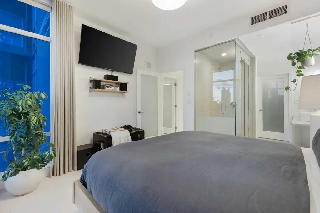 530 12 Avenue SW Calgary AB T2R 0B1