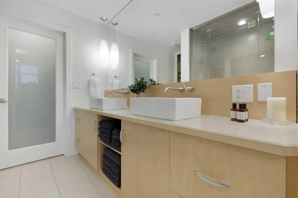 530 12 Avenue SW Calgary AB T2R 0B1