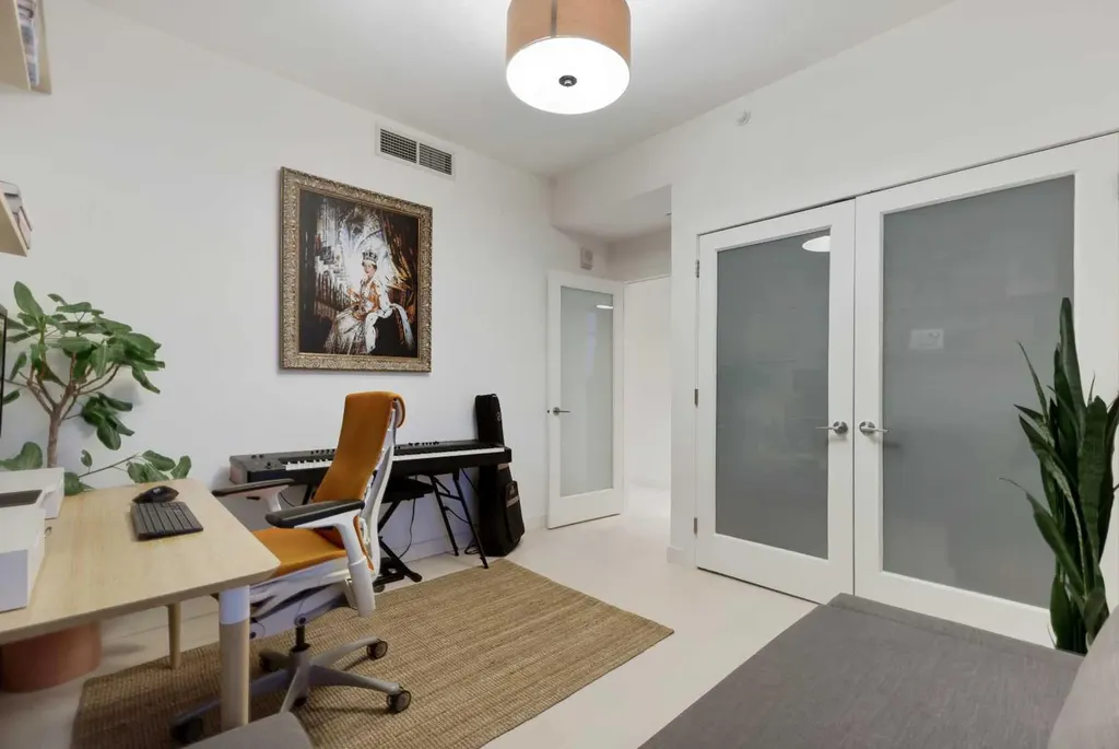530 12 Avenue SW Calgary AB T2R 0B1