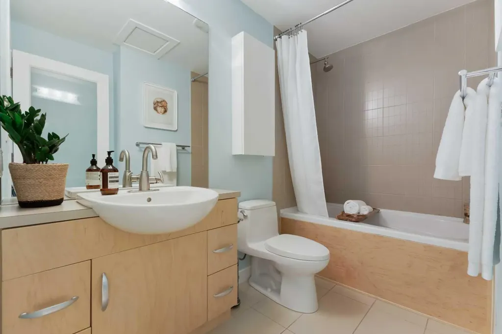 530 12 Avenue SW Calgary AB T2R 0B1