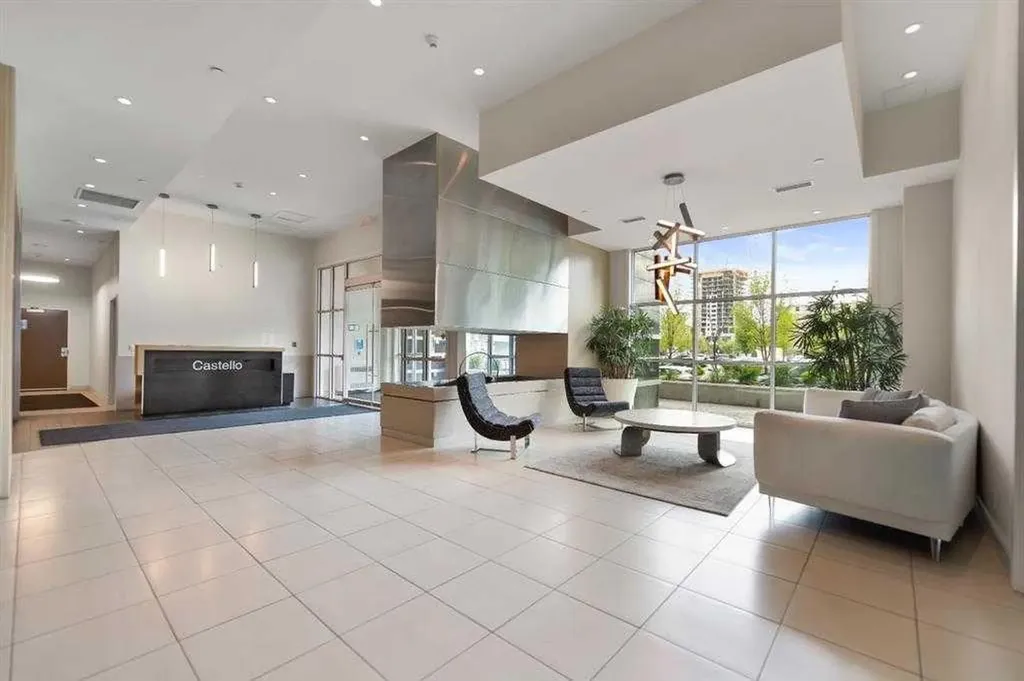 530 12 Avenue SW Calgary AB T2R 0B1