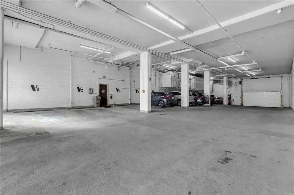 530 12 Avenue SW Calgary AB T2R 0B1
