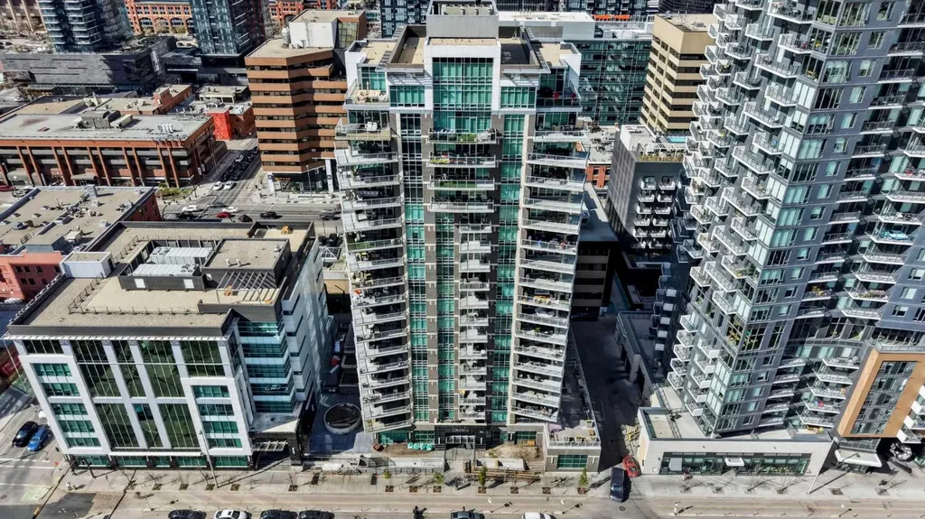 530 12 Avenue SW Calgary AB T2R 0B1