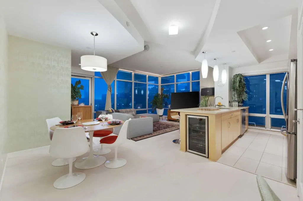 530 12 Avenue SW Calgary AB T2R 0B1
