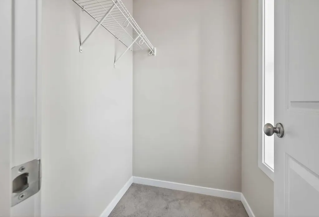1607 2 Street NW Calgary AB T2M 2W2