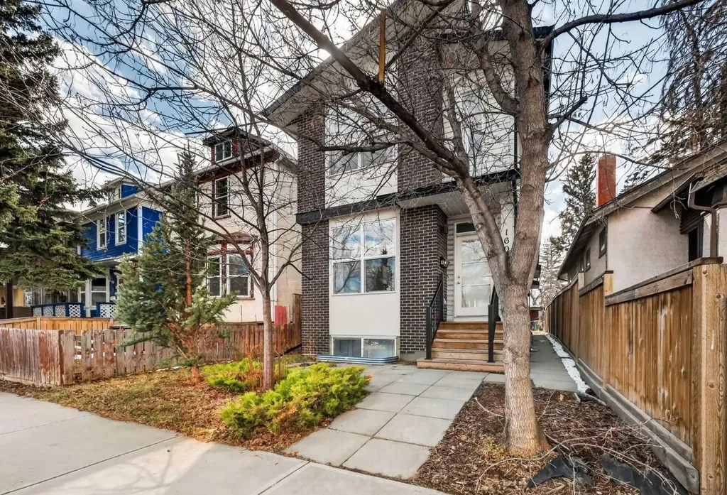 1607 2 Street NW Calgary AB T2M 2W2