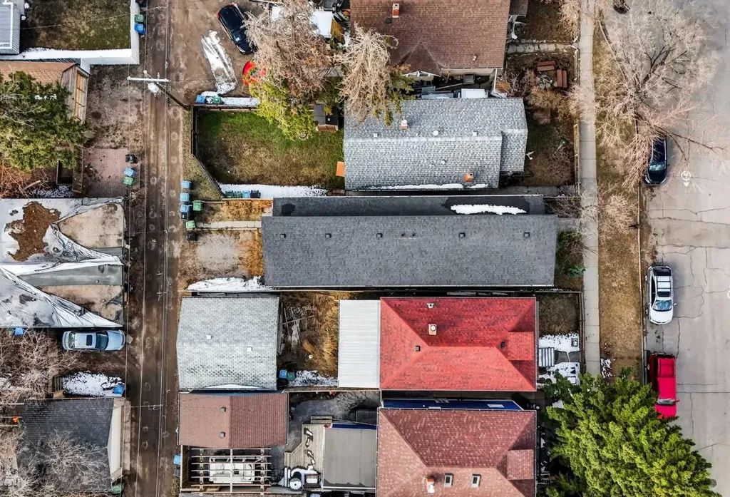 1607 2 Street NW Calgary AB T2M 2W2