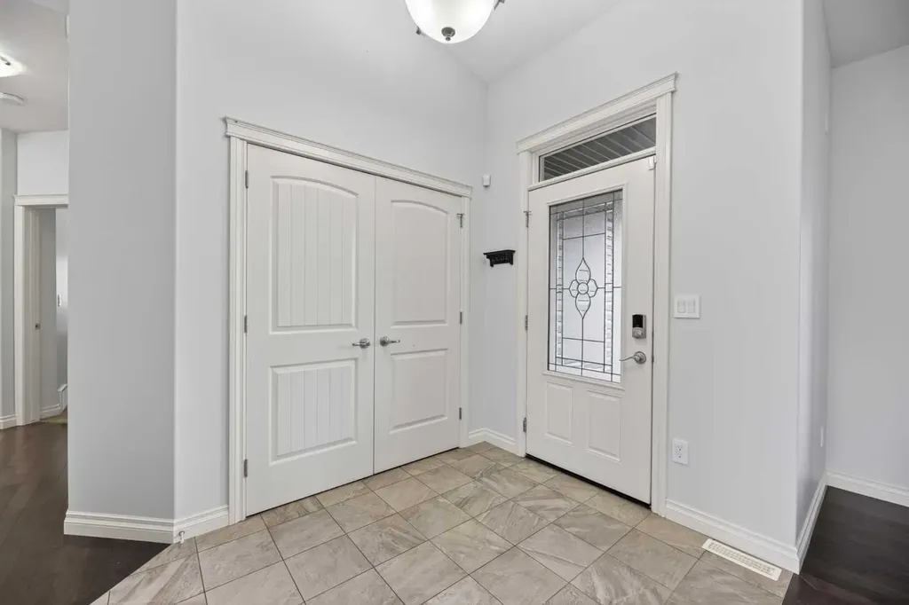 17 Viceroy Crescent Olds AB T4H0C4