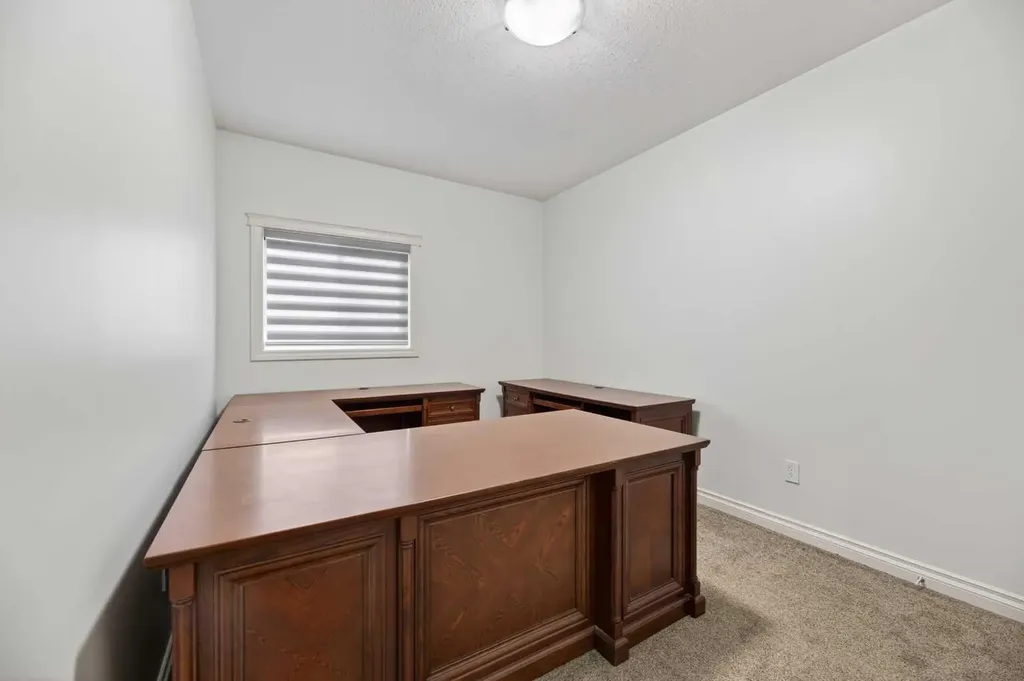 17 Viceroy Crescent Olds AB T4H0C4