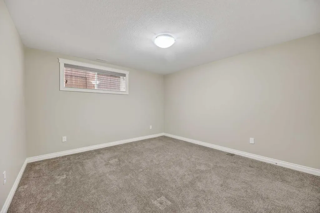 17 Viceroy Crescent Olds AB T4H0C4