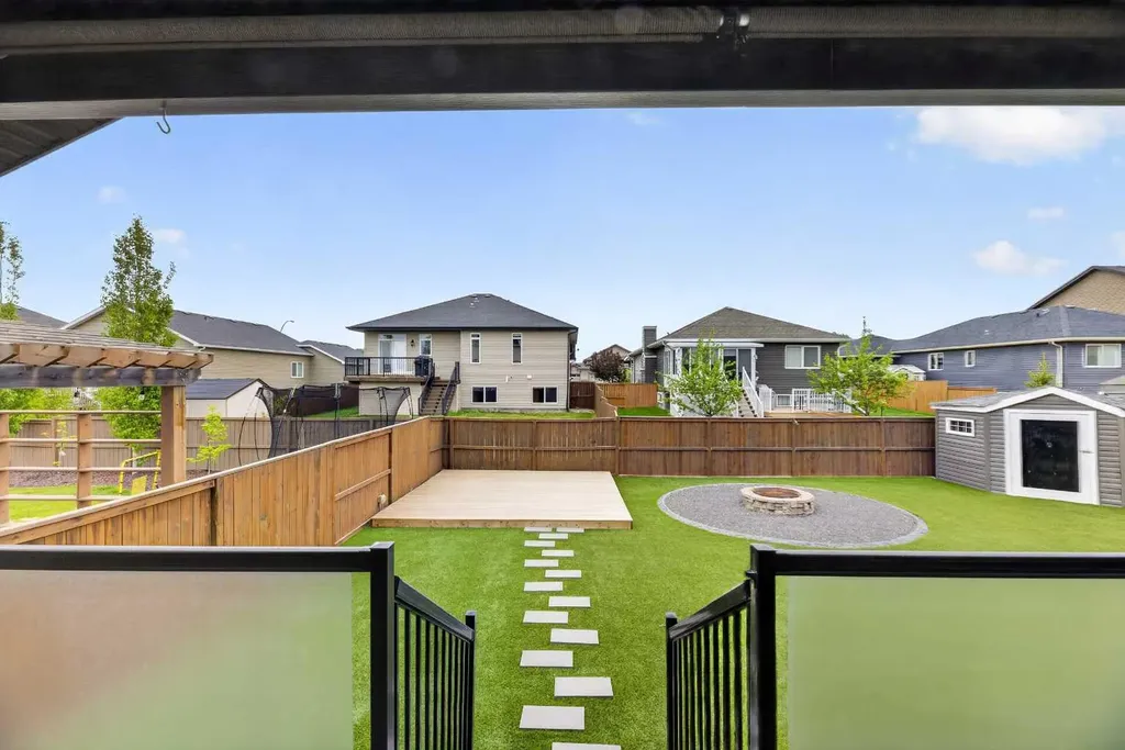 17 Viceroy Crescent Olds AB T4H0C4