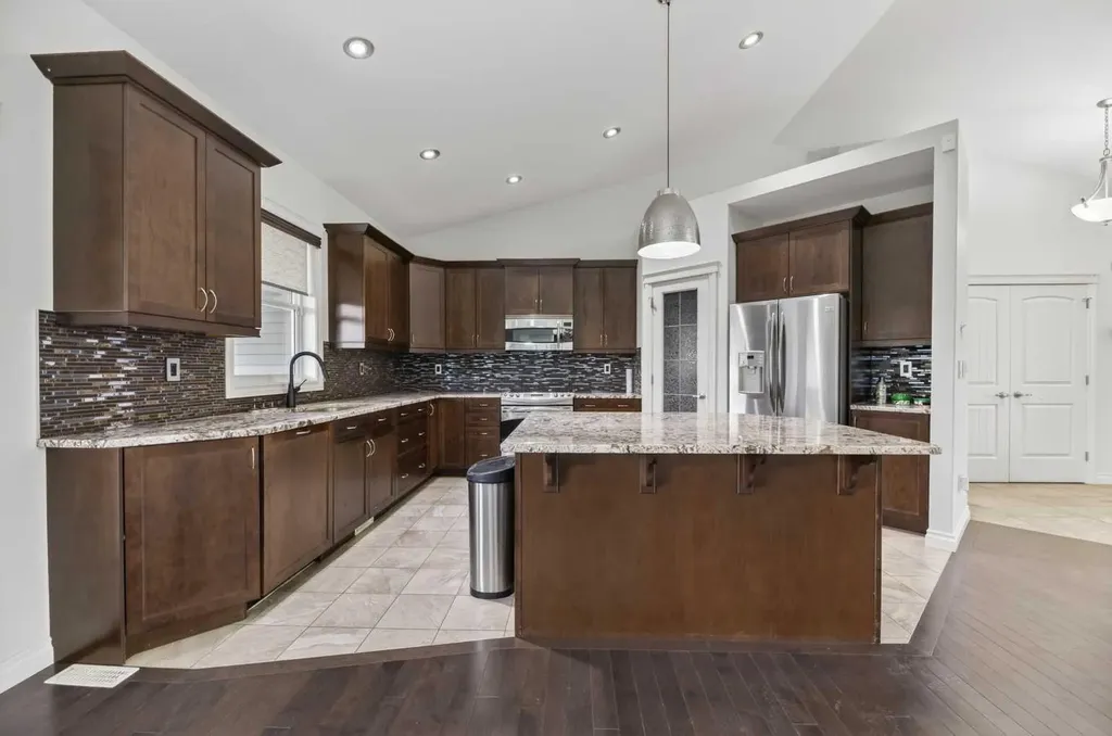 17 Viceroy Crescent Olds AB T4H0C4