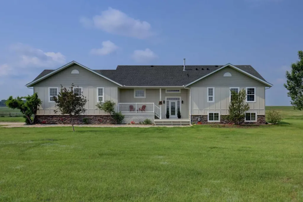 251078 Range Road 253 Rural Wheatland County AB T1P 0W1