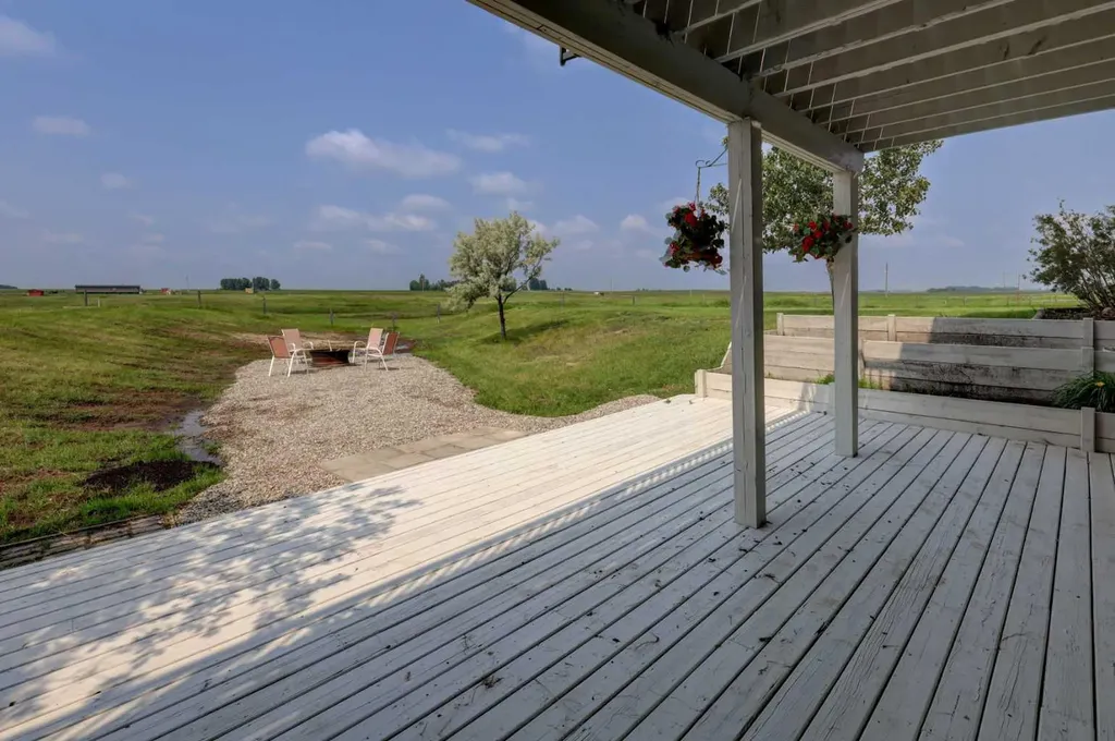 251078 Range Road 253 Rural Wheatland County AB T1P 0W1