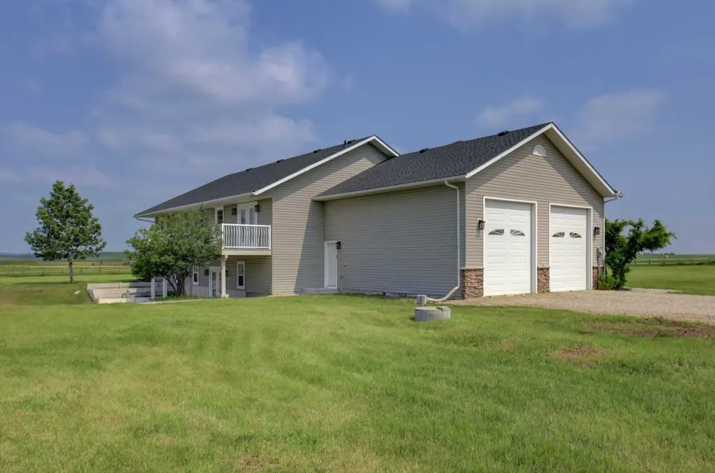 251078 Range Road 253 Rural Wheatland County AB T1P 0W1